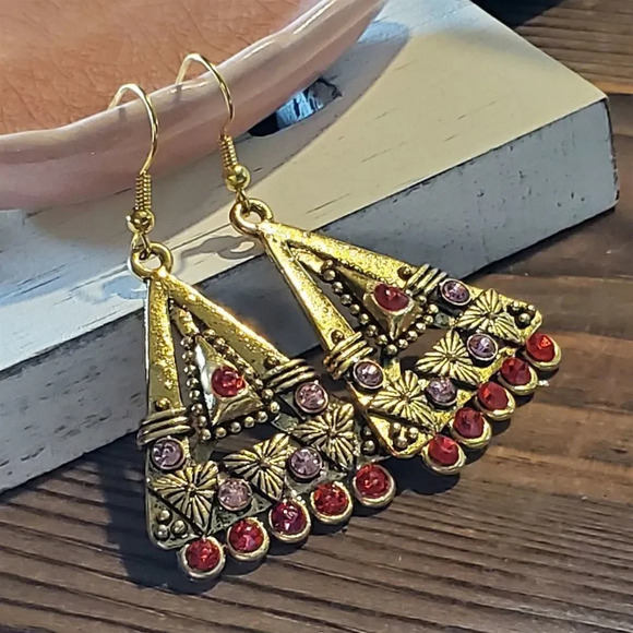 Egyptian Style Red Pink Austrian Crystal Art Deco Carved Gold Triangle Earrings - Picture 2 of 7